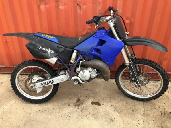 YAMAHA YZ 125 1998 RIGHT HAND SIDE FOOTPEG BRAKET yz125 250 wr it yzf WRECK BIKE